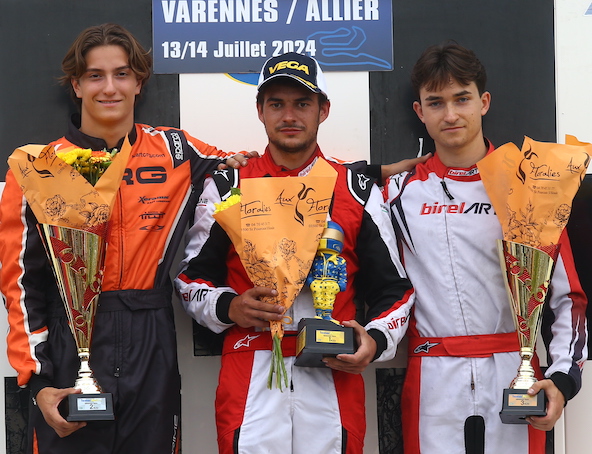 Nicolas MASLE vainqueur sur le podium de Varenne sur Allier