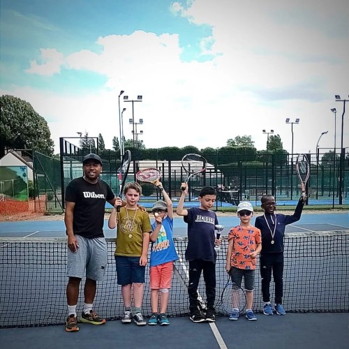 groupe de jaunes tennis as mantaise